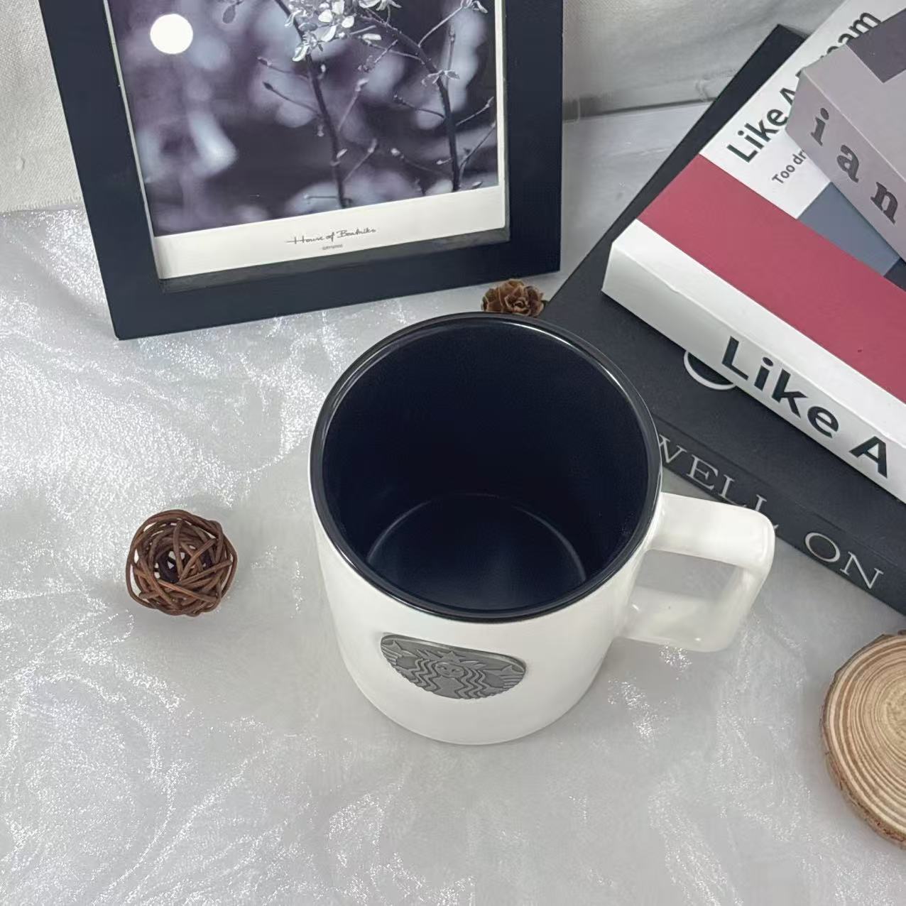 Resin Art Logo - Starbucks 450ml Black and White Ceramic